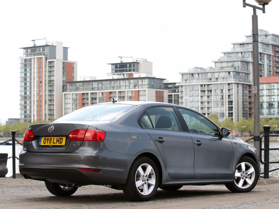  Volkswagen Jetta 2010 года  (UK) (фото 16 из 17)
